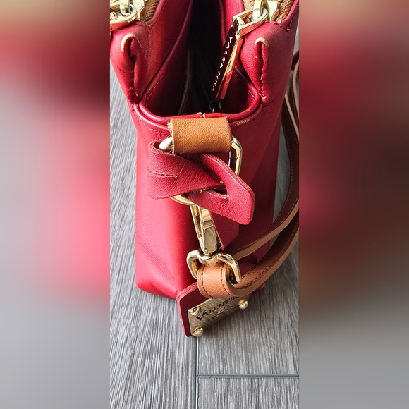Valentina Italia Genuine Leather Red Crossbody Bag Made in Italy Gold Hardware - Picture 14 of 16